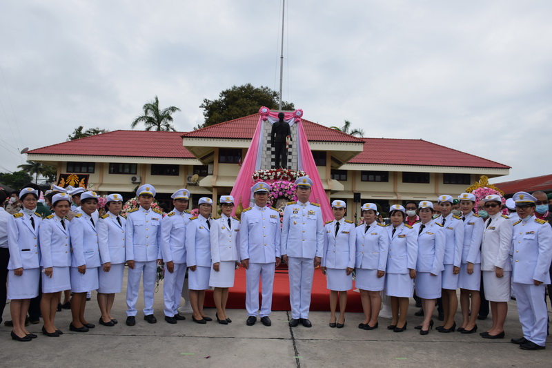 พิธีวางพวงมาลาเนื่องในวันคล้ายวันสวรรคตพระบาทสมเด็จพระจุลจอมเกล้าเจ้าอยู่หัว